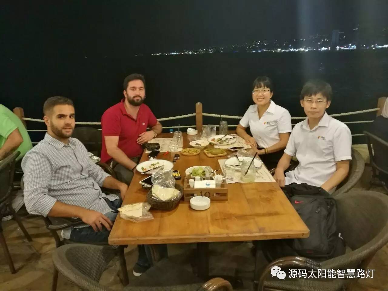 太陽能路燈，太陽能平板燈，光伏產(chǎn)業(yè)，綠色節(jié)能，太陽能路燈廠家