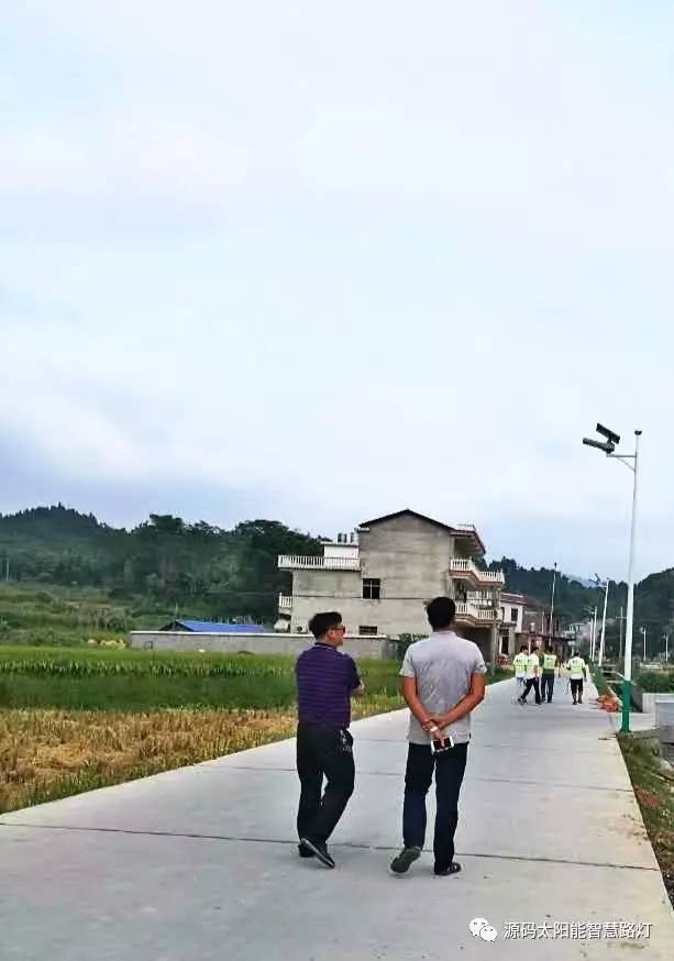 太陽能路燈，太陽能路燈廠家，太陽能路燈價格，太陽能平板燈，光伏照明，道路照明，助力新農(nóng)村建設(shè)，太陽能路燈優(yōu)質(zhì)服務(wù)商